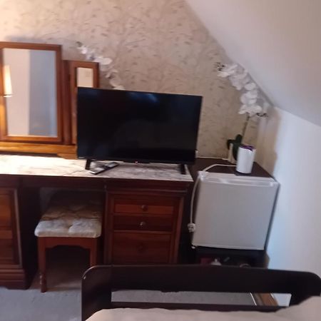 Annaswood B&B Cahir Ngoại thất bức ảnh