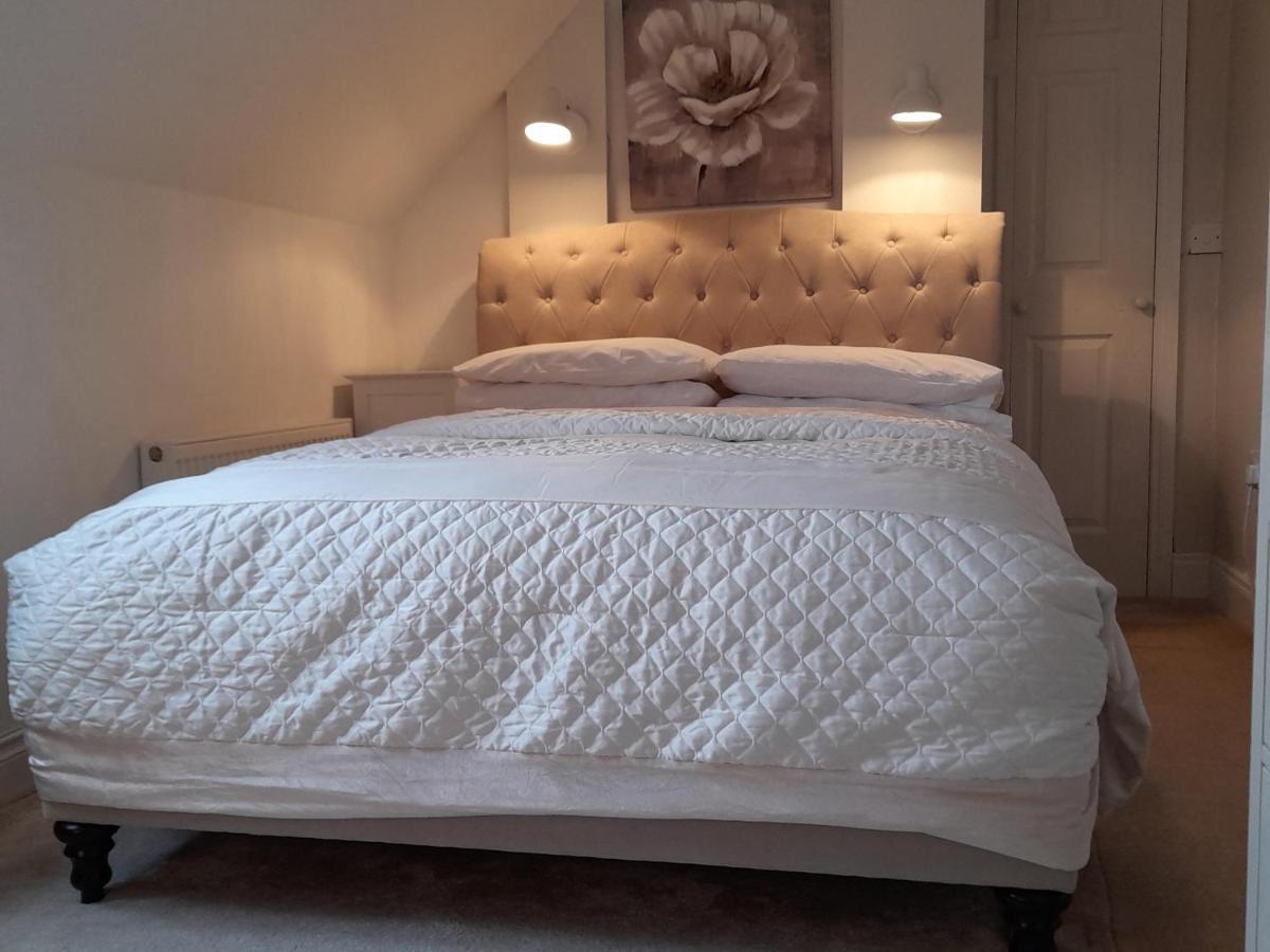 Annaswood B&B Cahir Ngoại thất bức ảnh