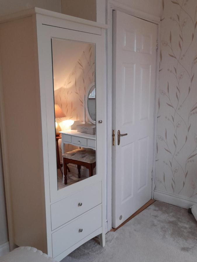 Annaswood B&B Cahir Ngoại thất bức ảnh