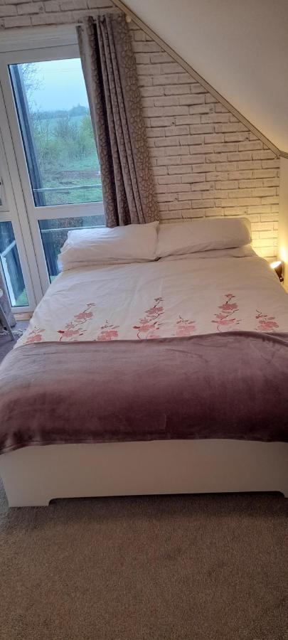Annaswood B&B Cahir Ngoại thất bức ảnh