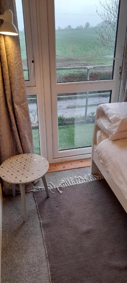 Annaswood B&B Cahir Ngoại thất bức ảnh