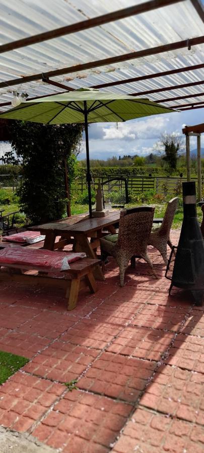 Annaswood B&B Cahir Ngoại thất bức ảnh